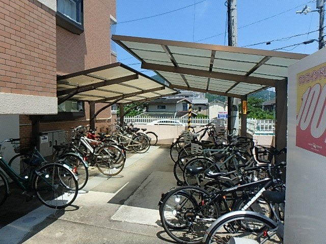 駐輪スペース カーサグラン桑原・