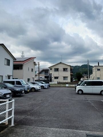 駐車場です ＣＲＥＳＴＡＬＬ　ＫＢ