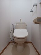 落ち着いたトイレです ＣＲＥＳＴＡＬＬ　ＫＢ