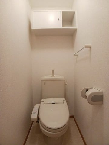 シンプルで使いやすいトイレです セレナ・カーサＡ