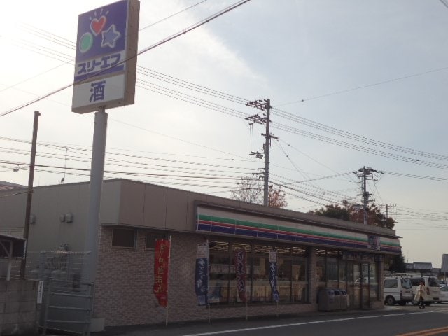 スリーエフ愛大医学部前店（コンビニ）まで1,424ｍ メルローズ