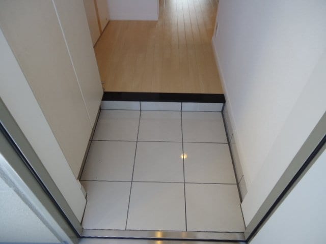 玄関 グランチェスタ鷹子