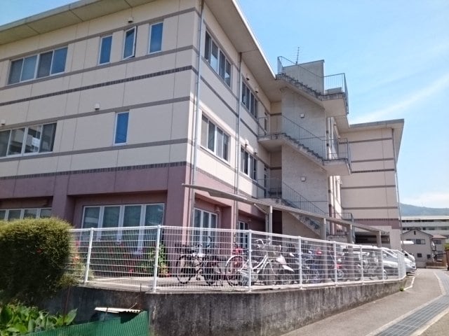 栗林病院様まで400m フルール　Ａ