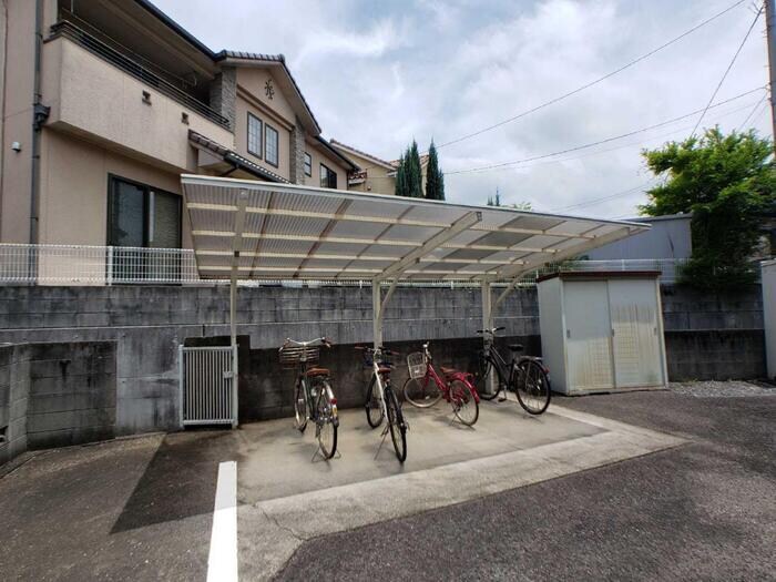  ファミール三好・