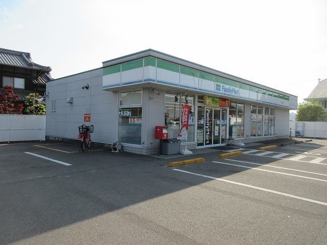 ファミリーマート中野町店様まで260m ディアコート東方