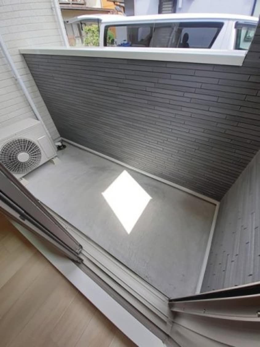 落ち着いた時間を過ごせるバルコニーです ディアコート東方