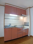 コンパクトなキッチンで掃除もラクラク エアリーヴィラＮ