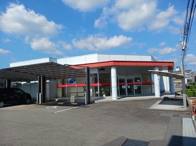 愛媛銀行砥部支店様まで300m エレガンテ・プローデＡ