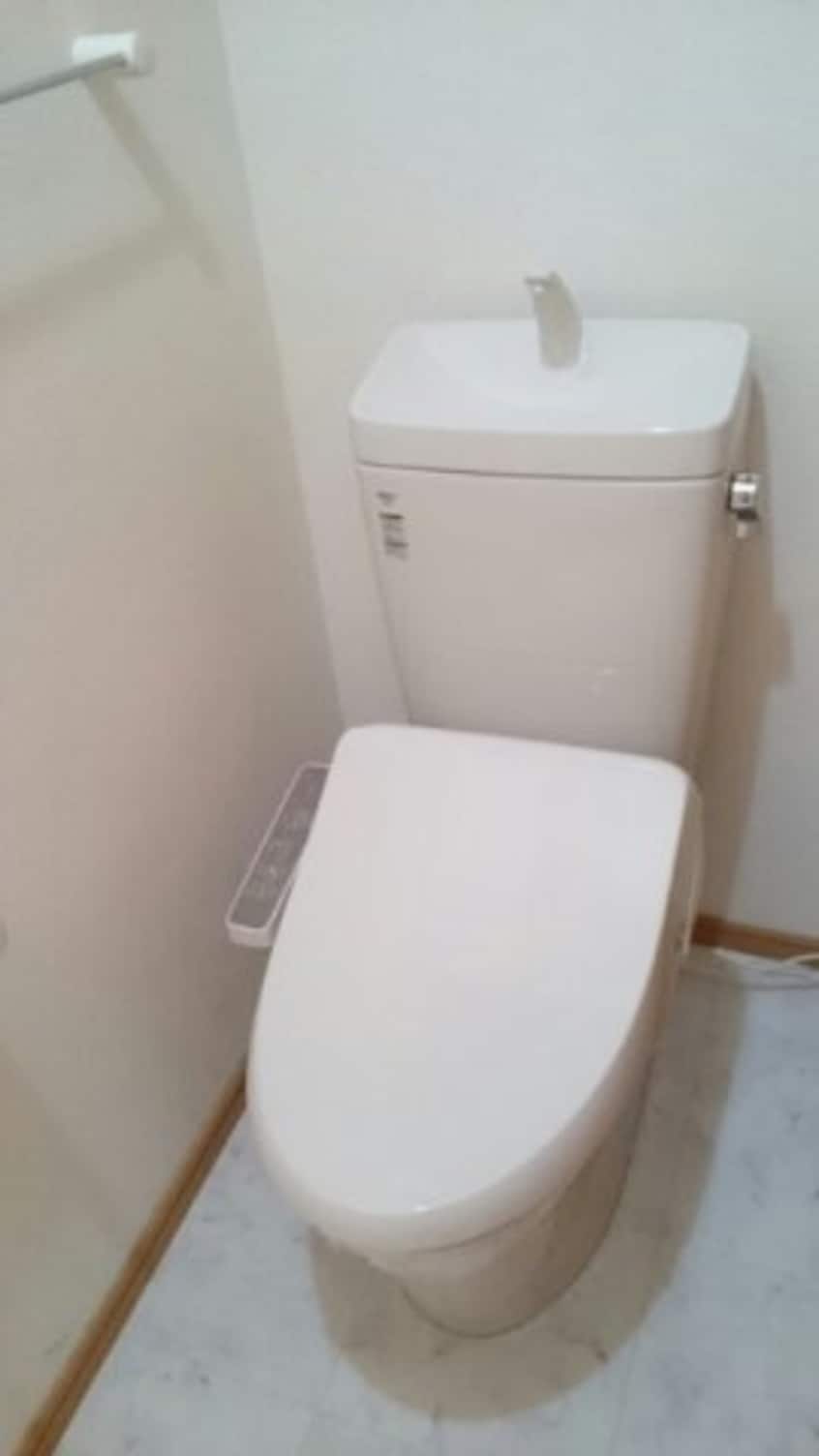 ゆったりとした空間のトイレです エレガンテ・プローデＡ