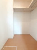 たっぷりとした収納スペースです カセッタ　Ｍ