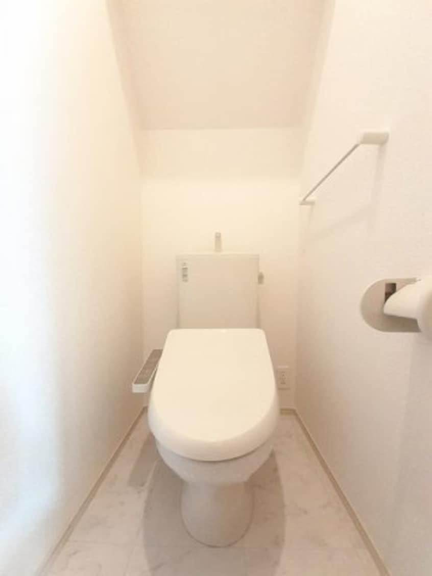 コンパクトで使いやすいトイレです カセッタ　Ｍ