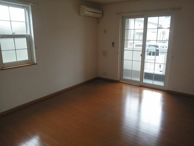 ゆったり過ごせるリビングです サニーヴィラ・Ｎ　Ａ