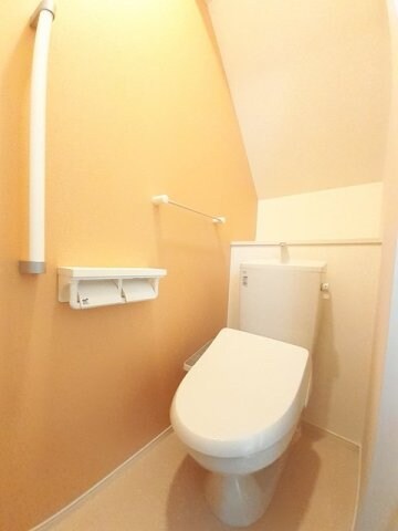 ゆったりとした空間のトイレです マルグリット