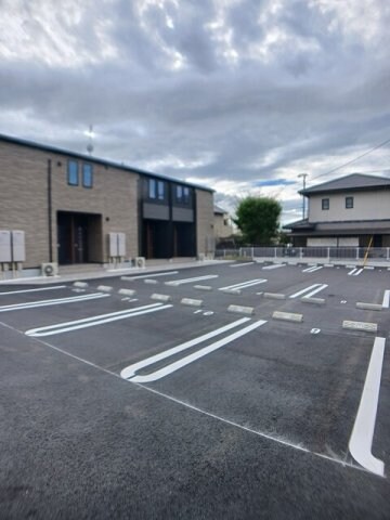 駐車場があるので、車を買う予定の方も安心です メゾン・オーブ