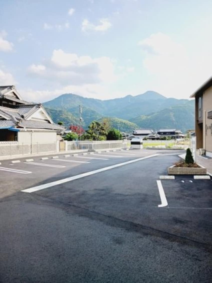 駐車場に車を止められます メゾン・モンタン