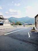 駐車スペースもあります メゾン・モンタン