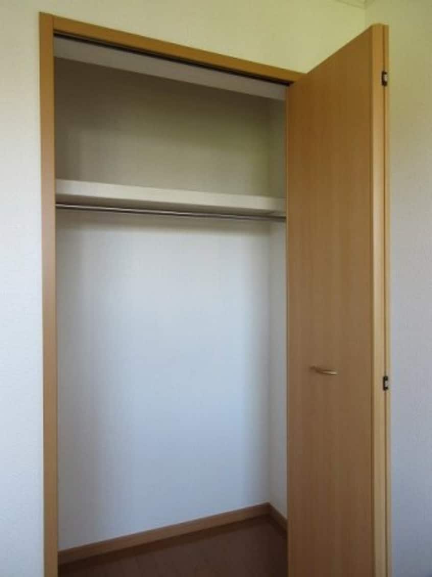 たっぷりとした収納スペースです リヴァーパークⅡ　Ｃ