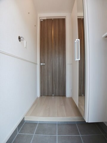 毎日通る玄関はこちらです ＤＫ　ＳＥＬＥＣＴ　ラフィネⅡ