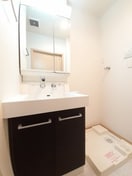 明るい洗面所です アプレザンレーヴ