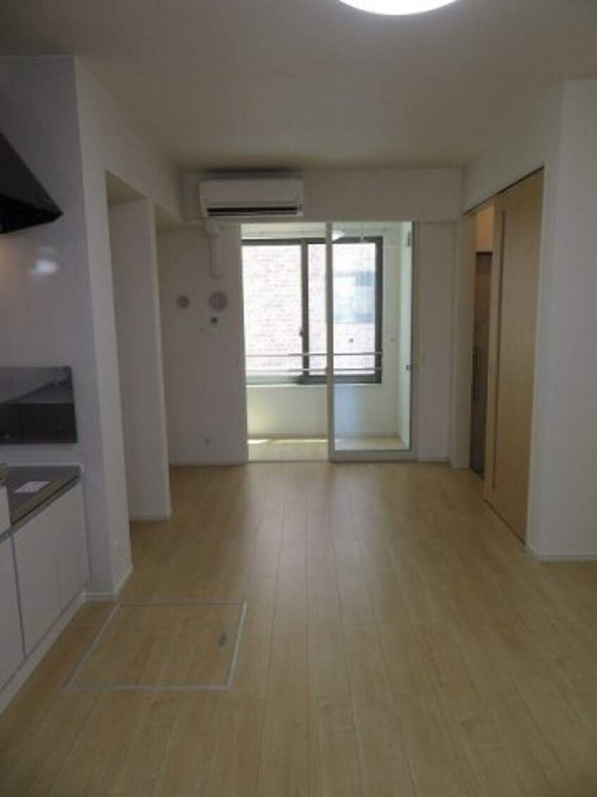 ゆったりとした居間です サンシャルムつばき