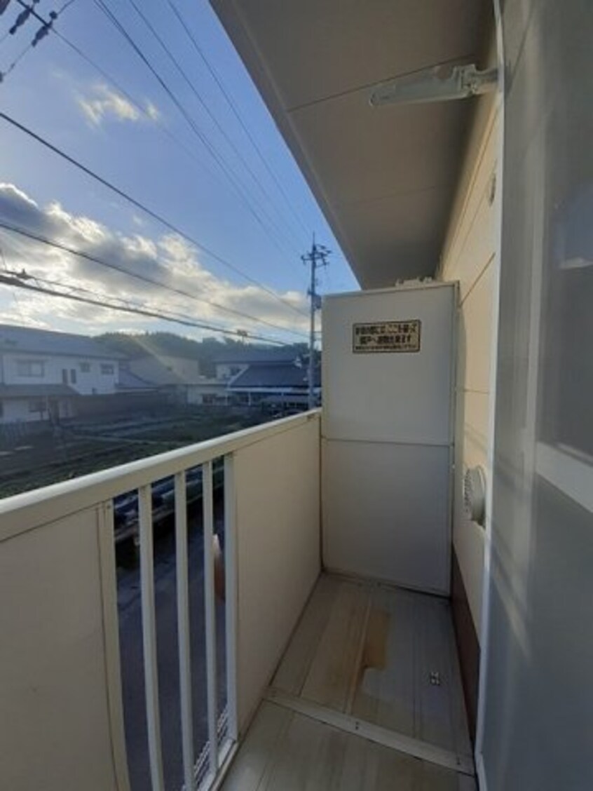 バルコニー付きです シャルマン北川毛Ａ