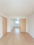  シャンパーニュ・アベニュー　Ｆ