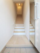 ゆったりとした玄関です シャンパーニュ・アベニュー　Ｆ