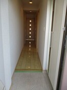 明るい玄関です トーラス