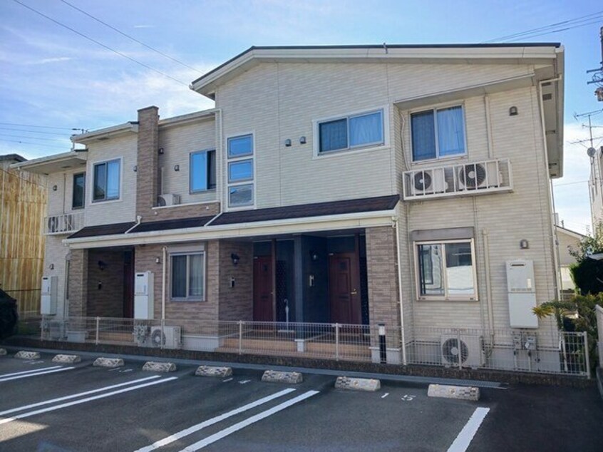 外観は落ち着いています ニューカーサ・ＳⅡ　Ｂ