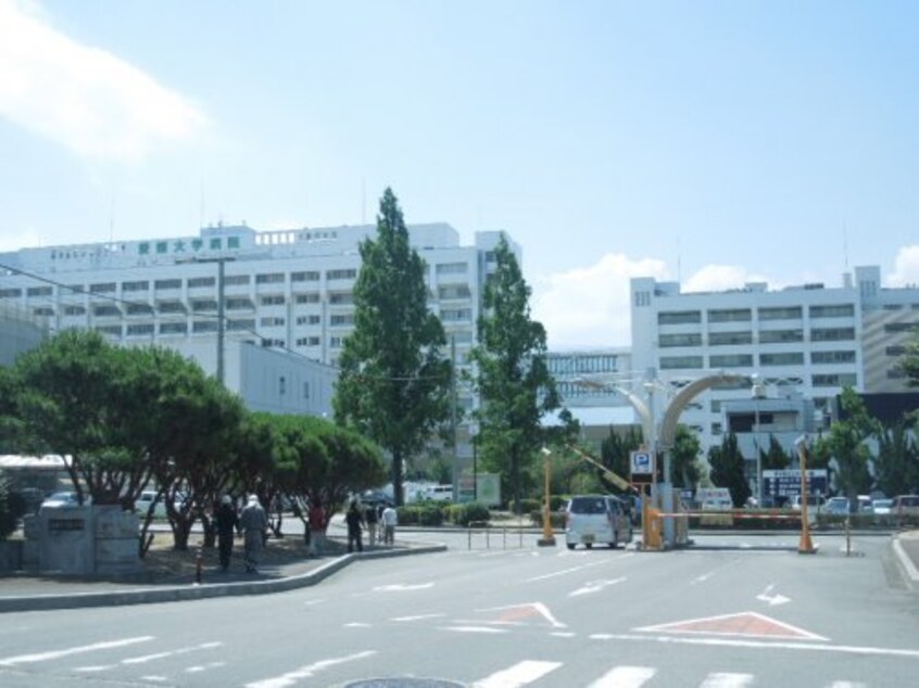 愛媛大学医学部附属病院(病院)まで1416m LAYOVER