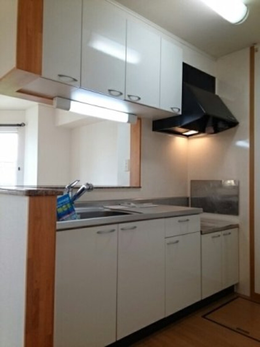 コンパクトなキッチンで掃除もラクラク サンリット・ベル