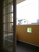 外からの目が気にならないバルコニーで洗濯物が干せます サンリット・ベル