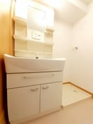 明るい洗面所です マリオン松末