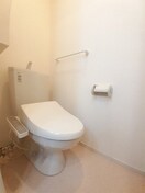 コンパクトで使いやすいトイレです ユヌ・ブリーズ