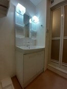 ゆったりとスペースのある洗面所 ユヌ・ブリーズ