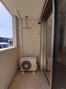 外からの目が気にならないバルコニーで洗濯物が干せます ユヌ・ブリーズ