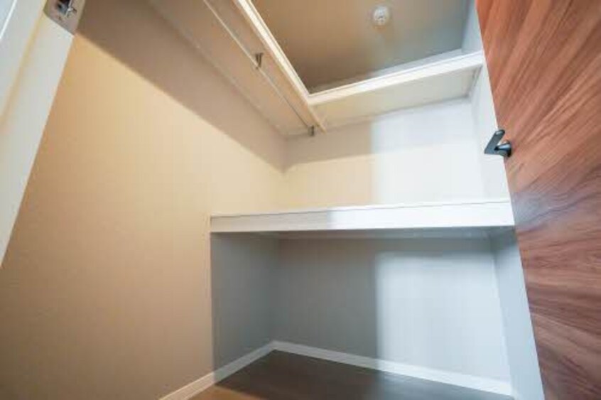  シャーメゾンステージ古川西　B