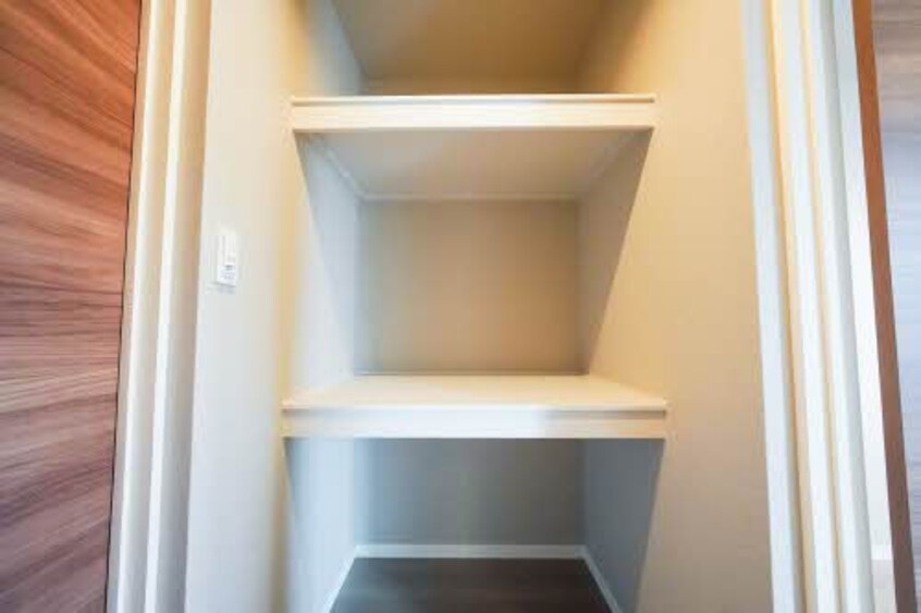  シャーメゾンステージ古川西　B