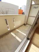 お洗濯にも便利なバルコニー付き ＤＯＮＤＡハイツ