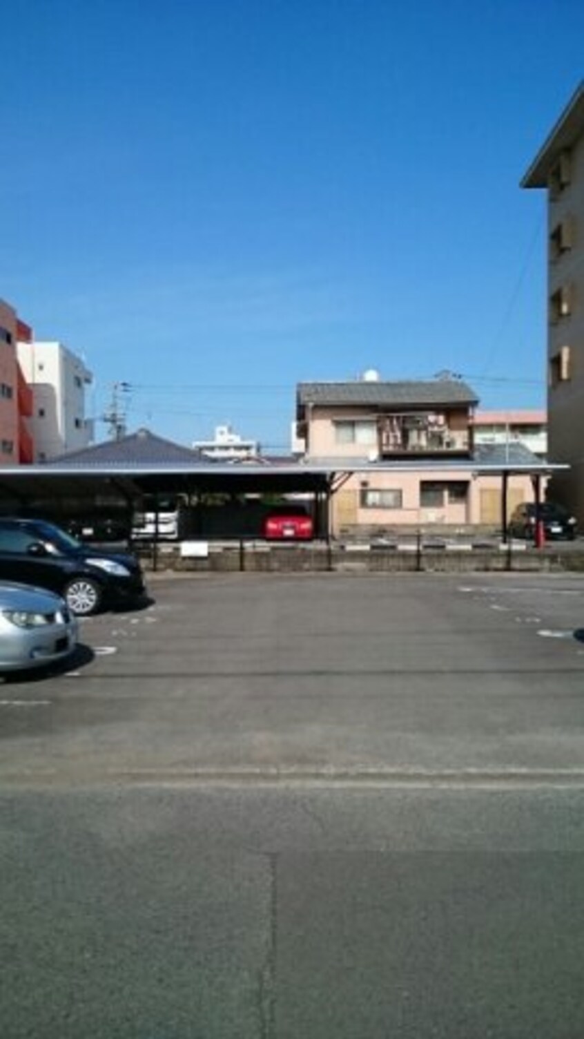 駐車場完備です プリムローズ小坂