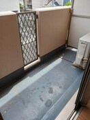 開放的で明るい空間を演出してくれるバルコニーです プリムローズ小坂