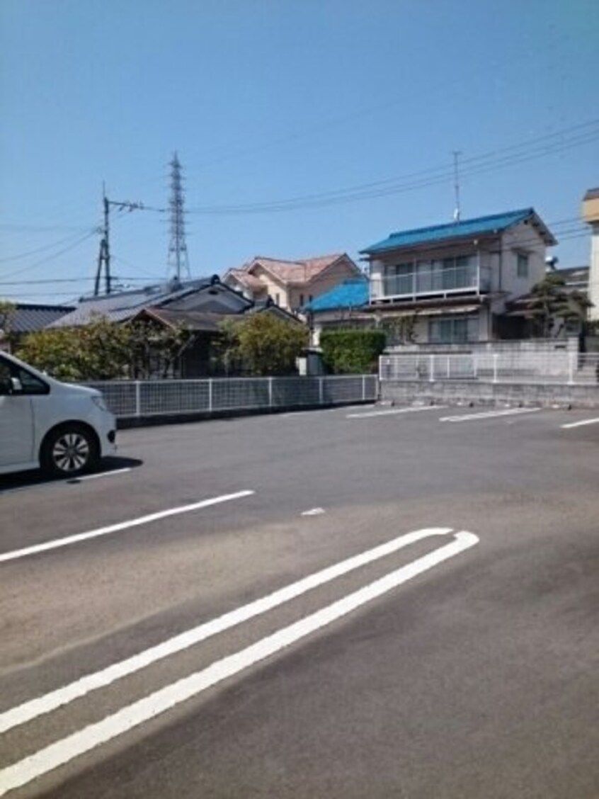 車をお持ちの方に嬉しい駐車場付きの物件です アリエスⅠ