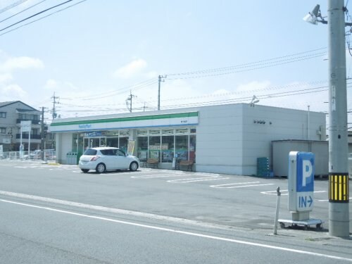 ファミリーマート 鷹子駅北店(コンビニ)まで381m ステーションハウス久米Ⅰ・