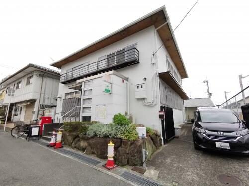 狭山大野台一郵便局(郵便局)まで1756m 南海高野線/滝谷駅 徒歩4分 1-3階 築28年