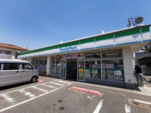 ファミリーマート 美原大饗店(コンビニ)まで497m ハイマート金川ⅡC棟