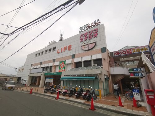 ライフ 北野田店(スーパー)まで459m 南海高野線/北野田駅 徒歩7分 1-2階 築58年