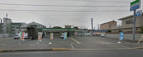 ファミリーマート 羽曳野野々上店(コンビニ)まで314m 伊賀戸建3-4-15