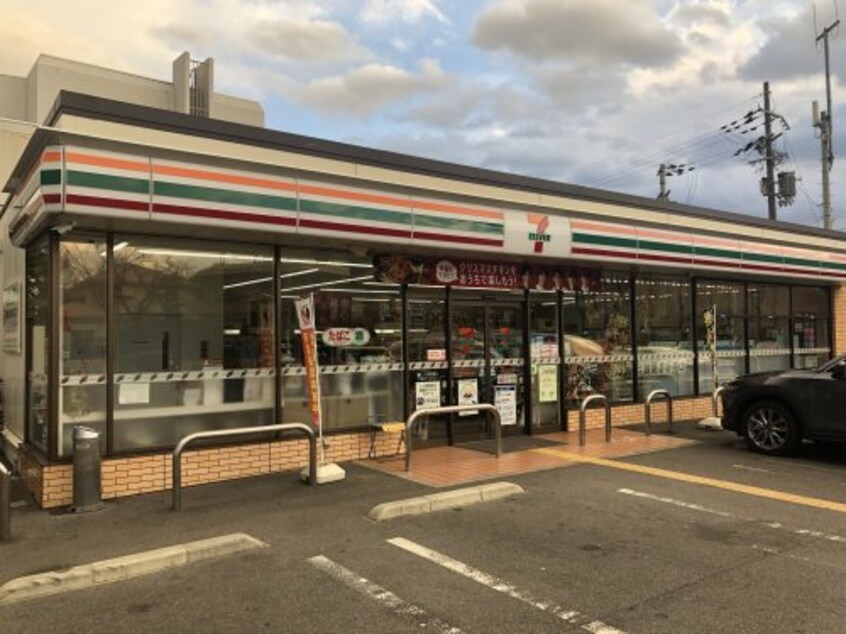 セブンイレブン堺光明池駅東店(コンビニ)まで192m 泉北高速鉄道/光明池駅 徒歩4分 13階 築16年