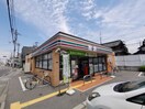 セブンイレブン 富田林喜志町2丁目店(コンビニ)まで562m メゾン・ド・ローズ喜志