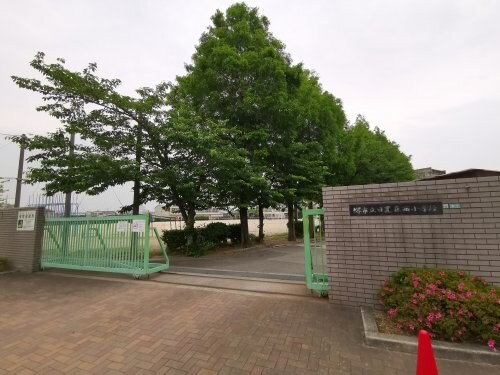 堺市立日置荘西小学校(小学校)まで708m ノイ初芝